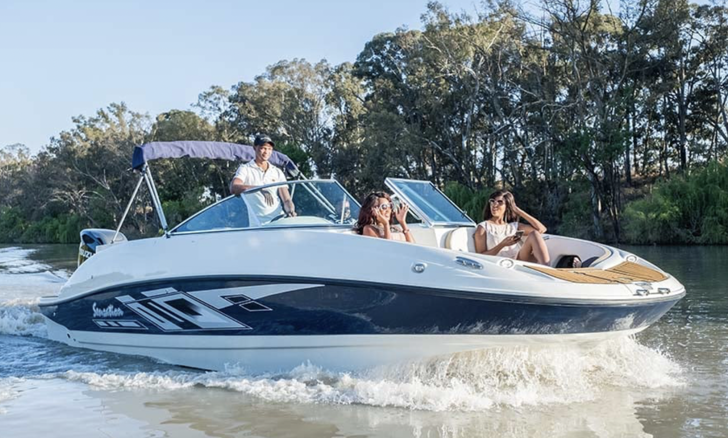 Navigating the Waters Outboard vs. Inboard Motors The Suzuki Advantage